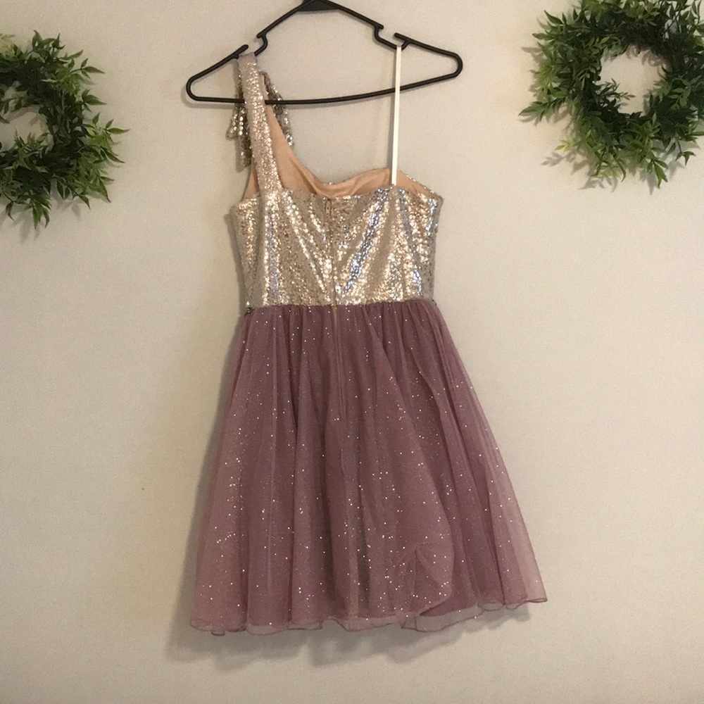 FORMAL DRESS - Picture 2 of 4